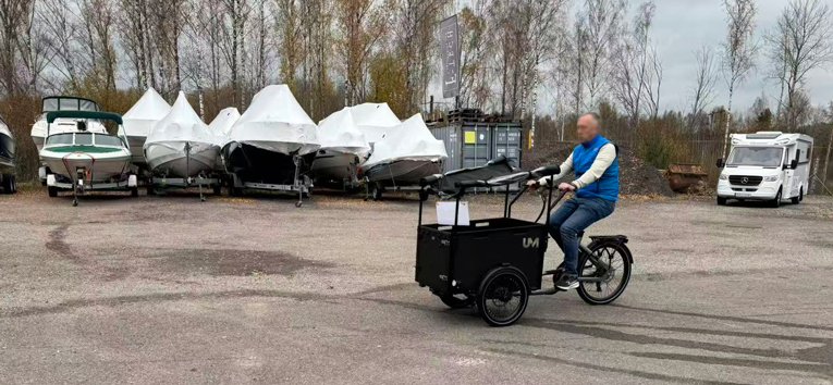 3 wheeled front loaded cargo bike